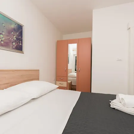 Апартаменти With Parking Space - 25826